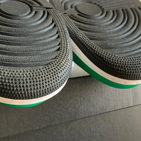 ❌SOLD❌Air Jordan 1 mid lucky green - Picture 9 of 13